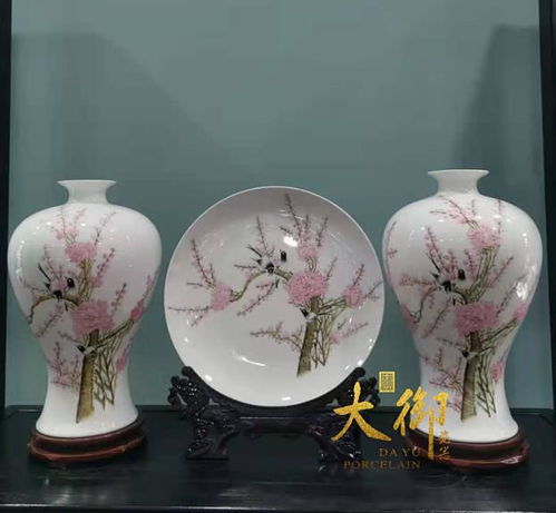 大御瓷器胡晶 水点桃花非遗基地领办人,接力陶瓷花鸟创作再续辉煌