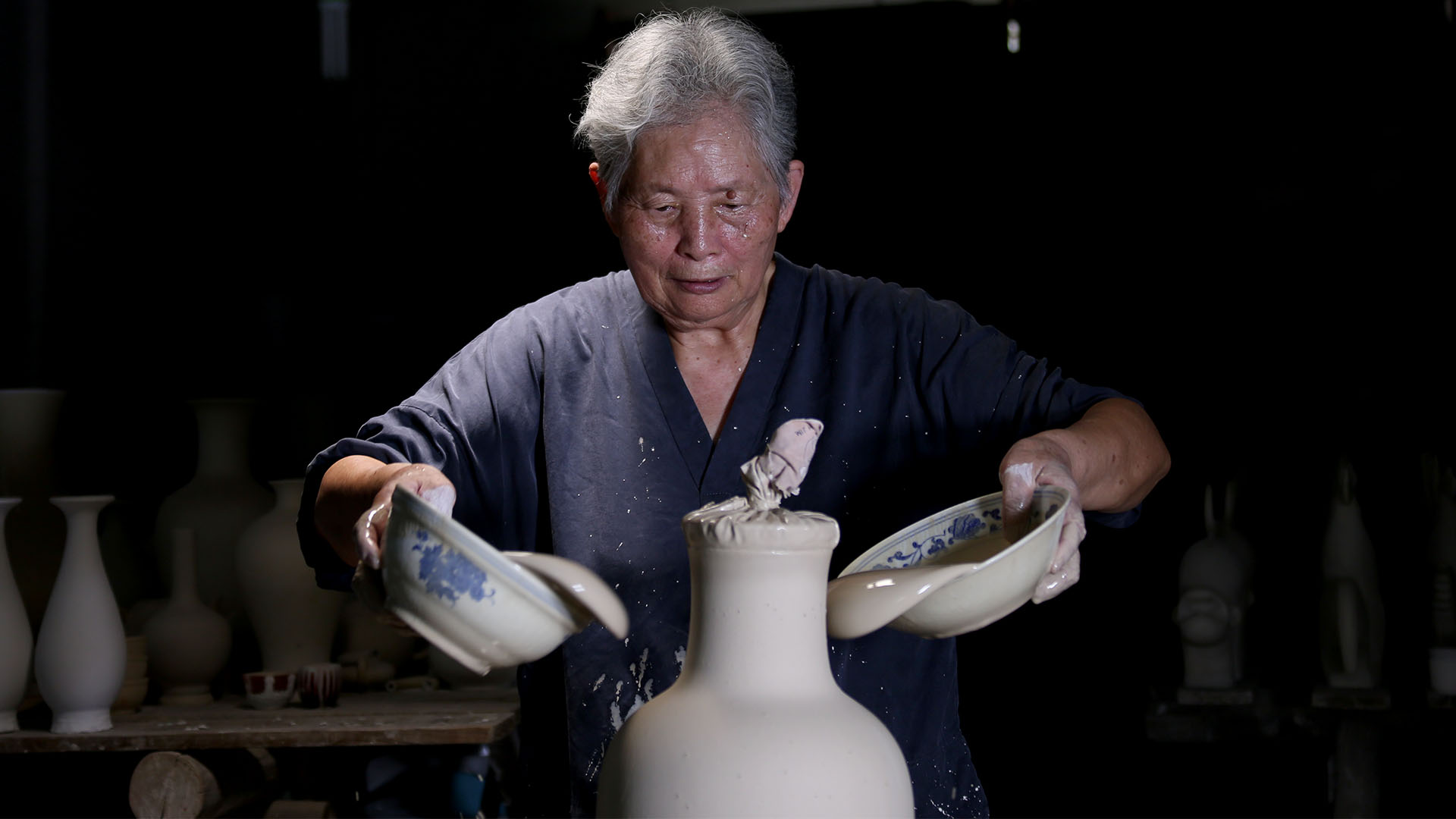 景德镇手工制瓷技艺(颜色釉烧制)非遗传承人 邓希平 – 大雅堂非遗茶