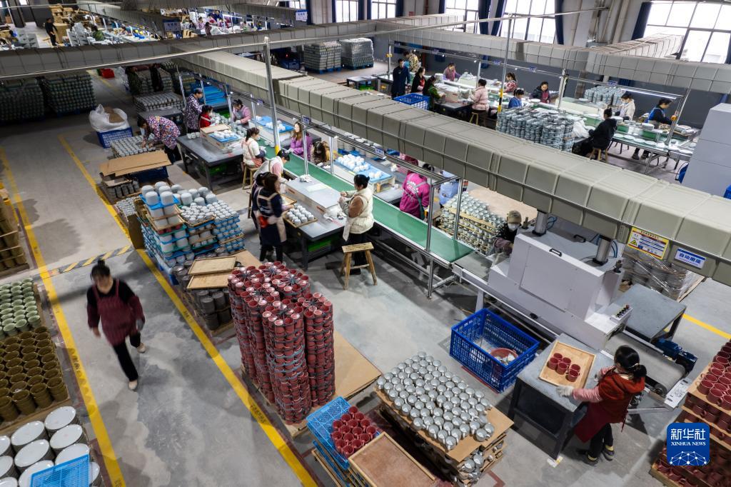 新华全媒+丨湖南醴陵:陶瓷产业产销旺